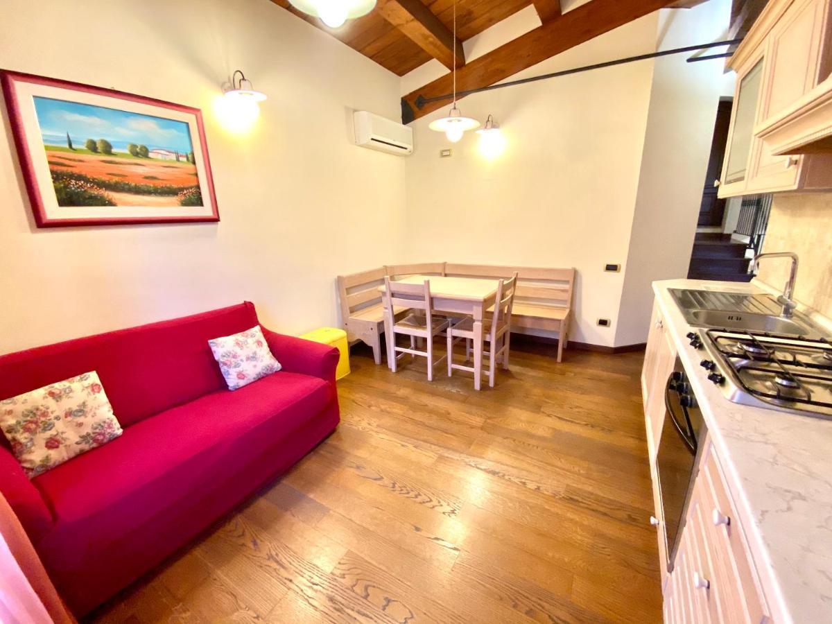 Agriturismo Il Casale Morrovalle ภายนอก รูปภาพ
