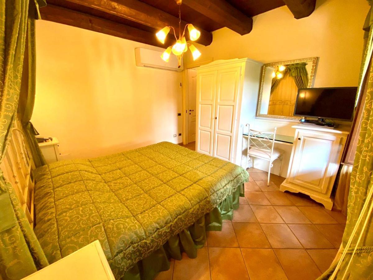 Agriturismo Il Casale Morrovalle ภายนอก รูปภาพ