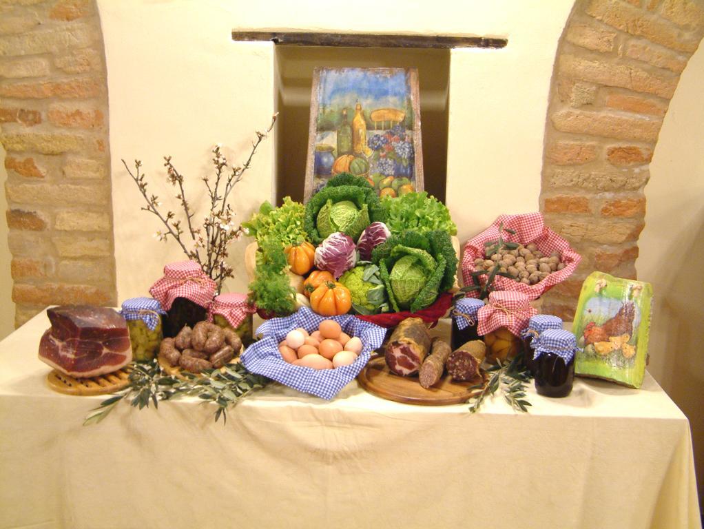 Agriturismo Il Casale Morrovalle ภายนอก รูปภาพ
